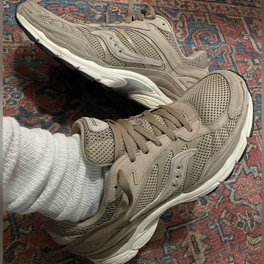 Saucony ProGrid Omni 9 Premium